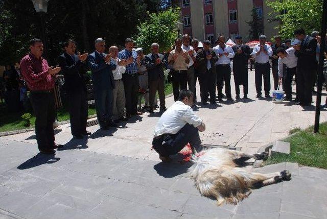 Besni’de Öğrenciler Yararına Kermes