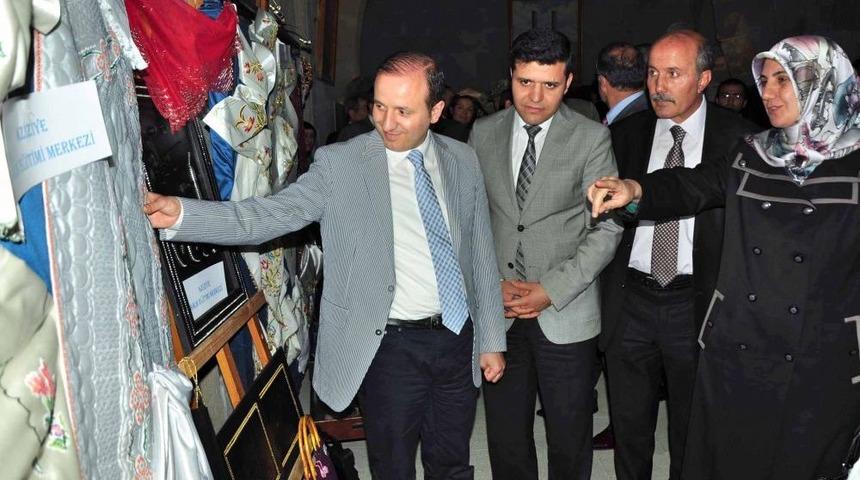 Halk Eğitim Merkezleri Eserlerini Sergiledi