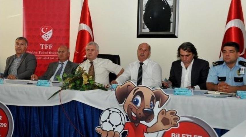 Fıfa U20 D&uuml;nya Kupası'na Hazırlık Toplantısı Valilikte Yapıldı