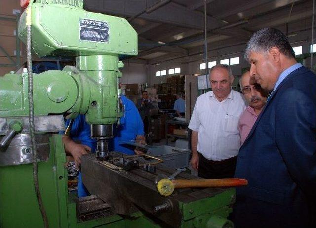 Vali Akpınar Boz&uuml;y&uuml;k Osb de İncelemelerde Bulundu 1