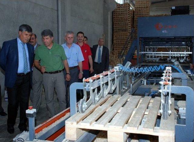 Vali Akpınar Boz&uuml;y&uuml;k Osb de İncelemelerde Bulundu 2