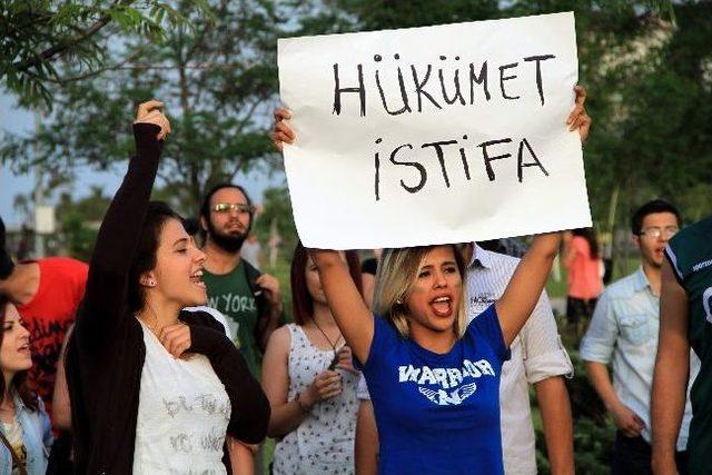 Öğrenciler Gezi Park Olaylarını Protesto Etti