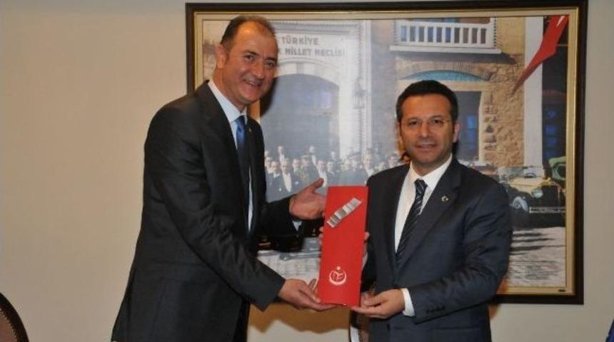 Voleybol Federasyonu Başkanı&rsquo;ndan Vali Aksoy&rsquo;a Ziyaret