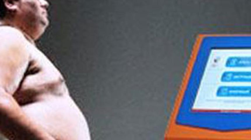 Rus sumocu ATM'yi sırtlayıp &ccedil;almaya kalktı