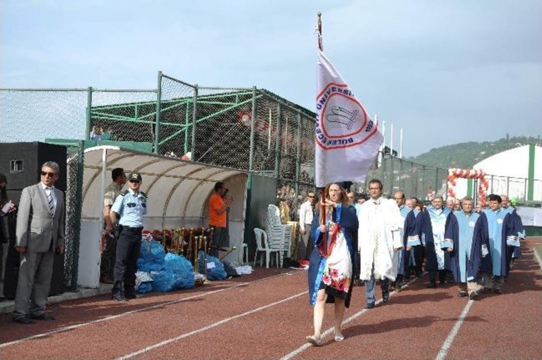 Be&uuml;&rsquo;de Mezuniyet Coşkusu