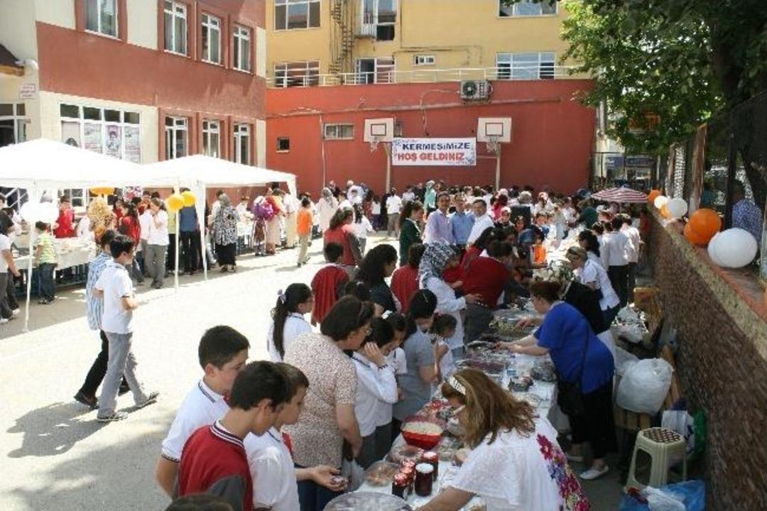 D&uuml;zce İsmetpaşa İlkokulu Kermesi Yoğun İlgi G&ouml;rd&uuml;