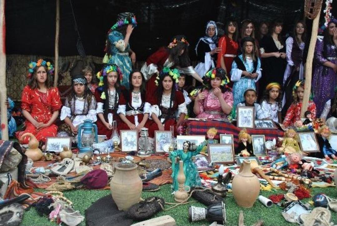 &Ouml;ğrenciler Gelenek Ve G&ouml;renekleri Tanıttı