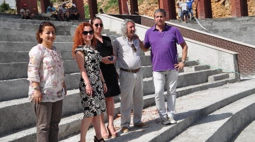 Ahmet San&rsquo;dan A&ccedil;ık Hava Tiyatrosu'na Tam Not