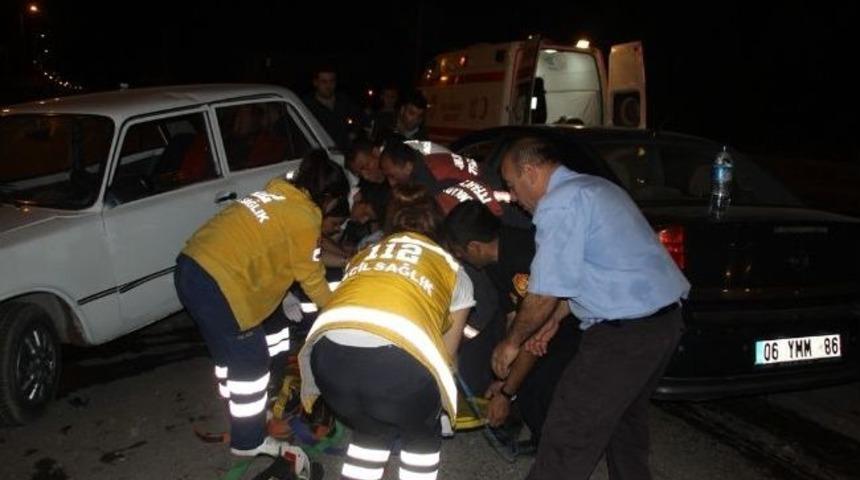 Kırmızı Işık Kazası: 3 Yaralı