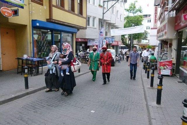 Hacıvat İle Karagöz Bursa Sokaklarında