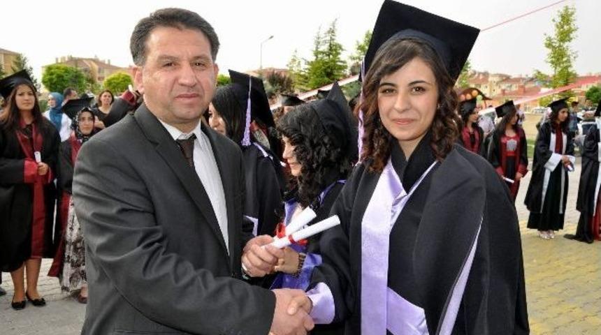 Toki Kız Teknik Ve Meslek Lisesi İlk Mezunlarını Verdi