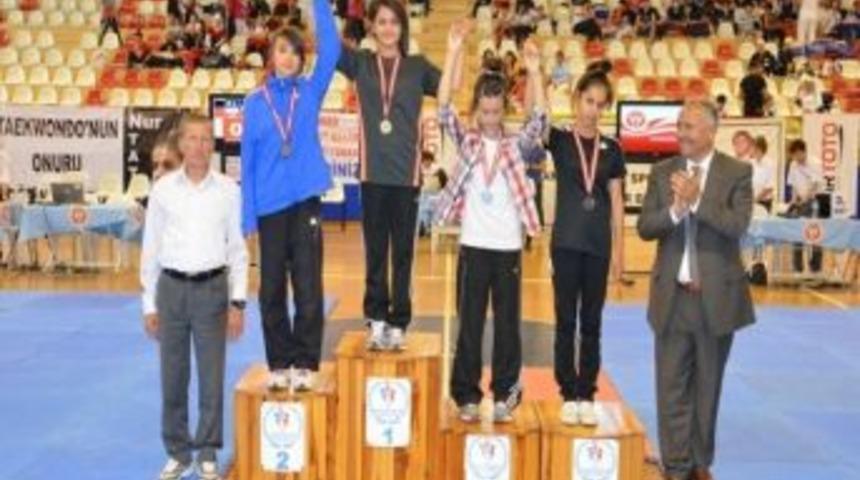 Nevşehirli Taekwondocular Denizliden Madalyalarla D&ouml;nd&uuml;