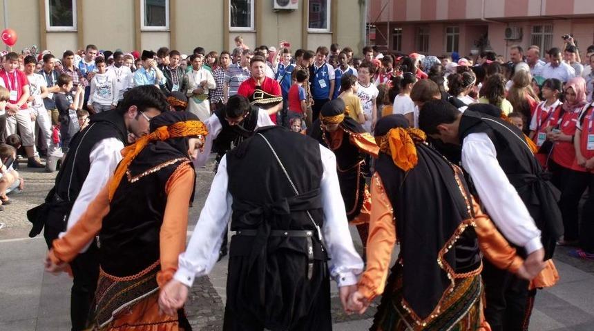 T&uuml;rk&ccedil;enin &Ccedil;ocukları Ardeşenlilerle Biraraya Geldi