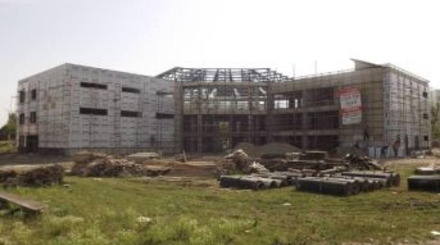 &Ccedil;ok Ama&ccedil;lı Tesiste &Ccedil;alışmalar Devam Ediyor