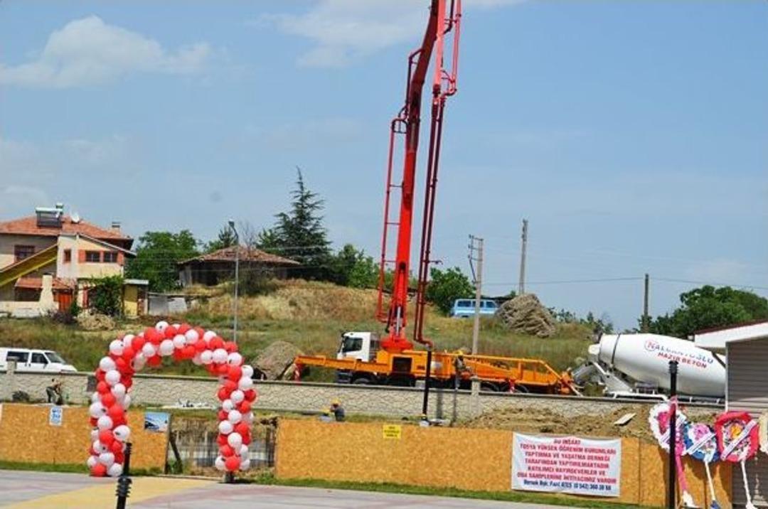 Tosya Meslek Y&uuml;ksekokul Ek Binasının Temel Atma T&ouml;reni Yapıldı