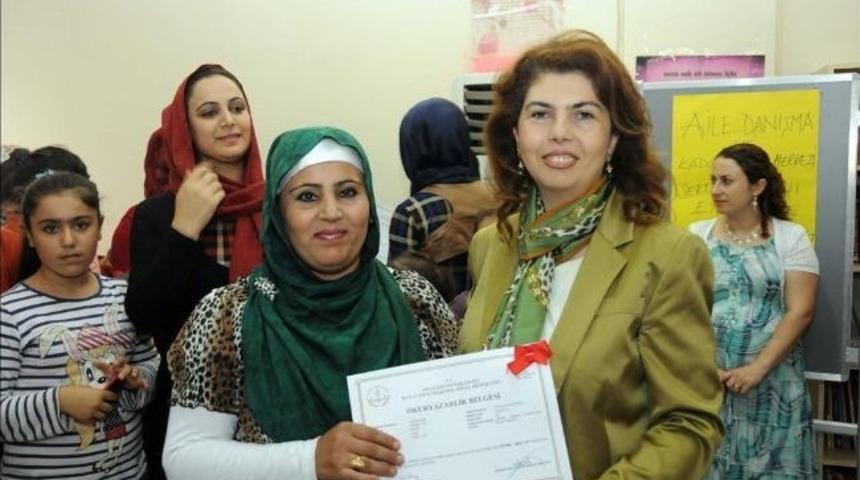 Ayşe G&uuml;zeloğlu Kadınlar Ve &Ccedil;ocuklarla Buluştu