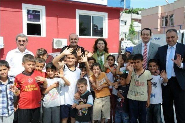 Ayşe Güzeloğlu Kadınlar Ve Çocuklarla Buluştu 1