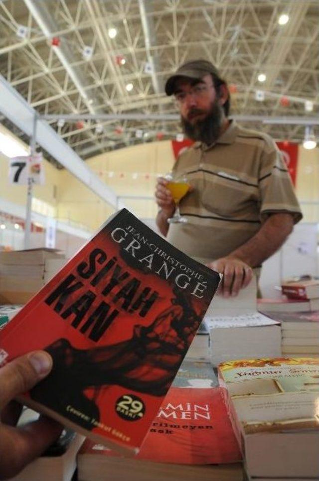 Kitap Fuarına Büyük İlgi