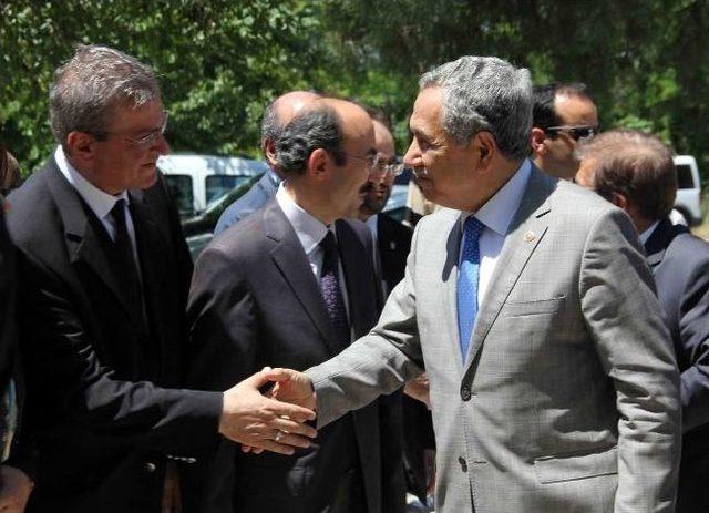 Arınç: “gaflet Uykusundan Uyanmalıyız”