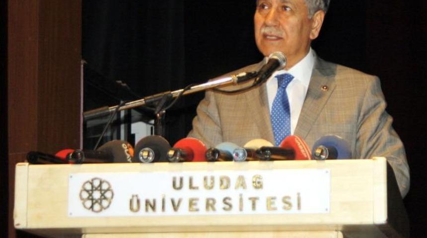 Arın&ccedil;&rsquo;ın G&ouml;zyaşları: Sarhoşumuz Bile O'nun Ismi Ge&ccedil;tiğinde B&uuml;y&uuml;k H&uuml;rmet Duyuyor