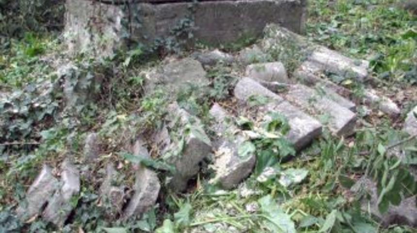 Tarihi Mezarlıkta 407 Adet Mezar Taşı Tescillendi