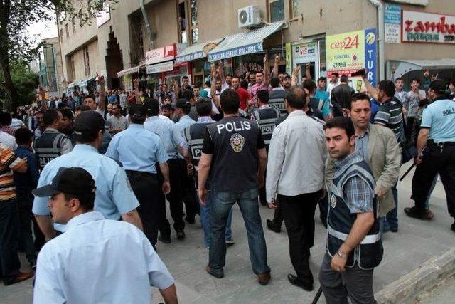 Taksim Gezi Parkı'ndaki Olaylar, Erzincan'da Protesto Edildi