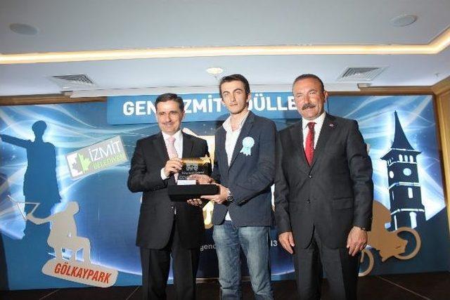  gen&ccedil; İzmit &Ouml;d&uuml;lleri  Sahiplerini Buldu 2