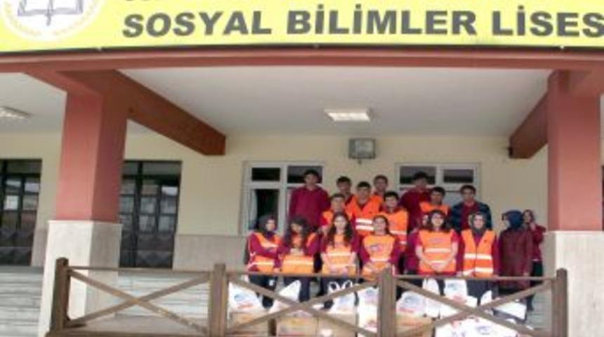 &Ouml;ğrenciler Har&ccedil;lıklarıyla Ihtiya&ccedil; Sahiplerini Sevindirdi
