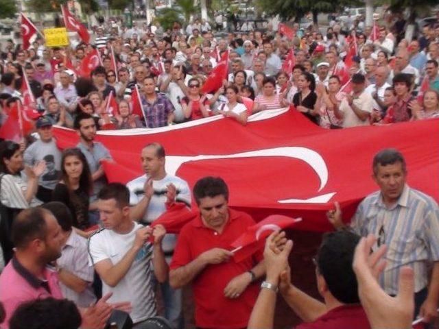 Taksimdeki Olaylar Ödemiş'te Yürüyüşle Protesto Edildi