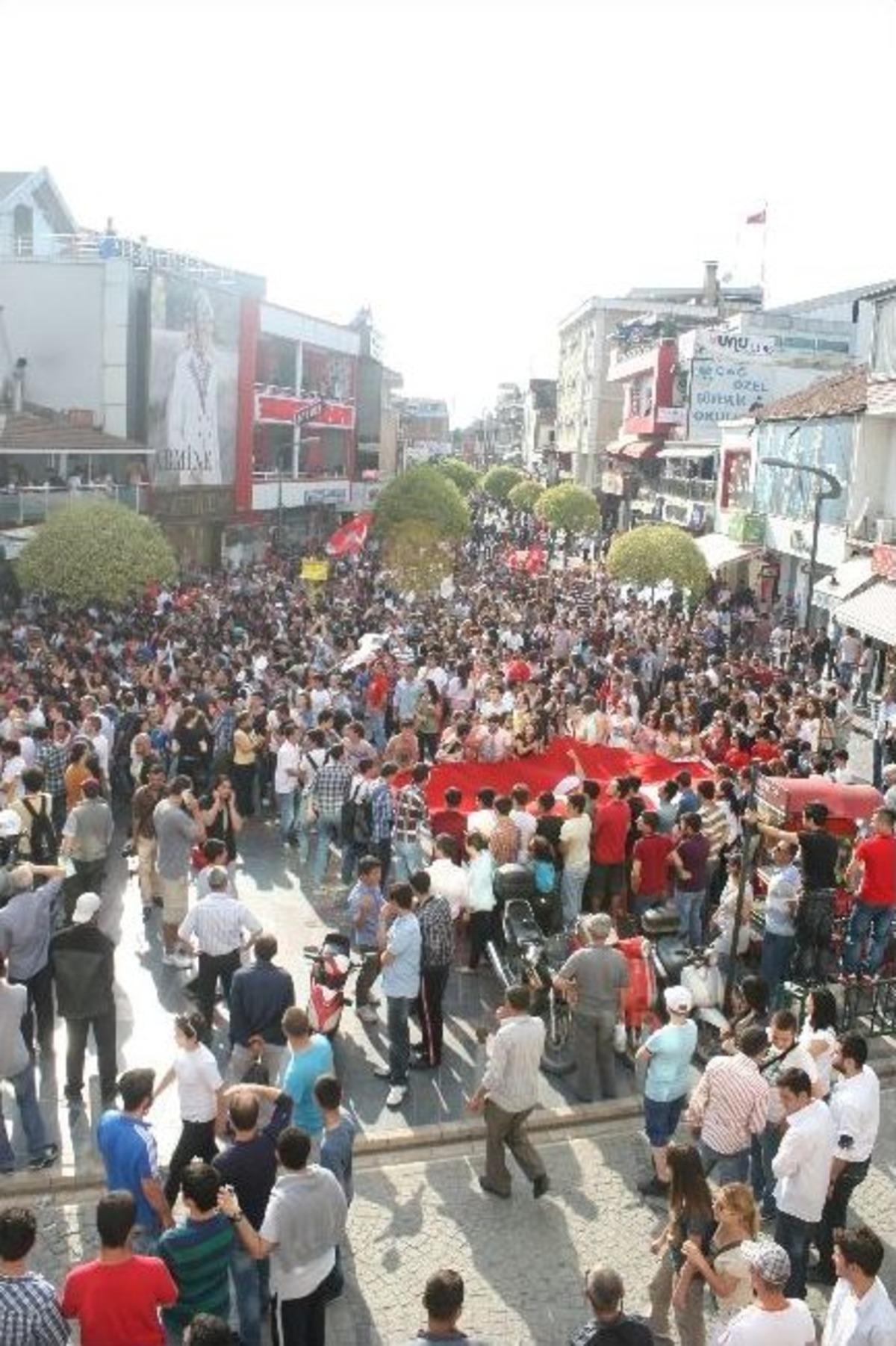 D&uuml;zce&rsquo;de 'gezi Parkı' Eylemi