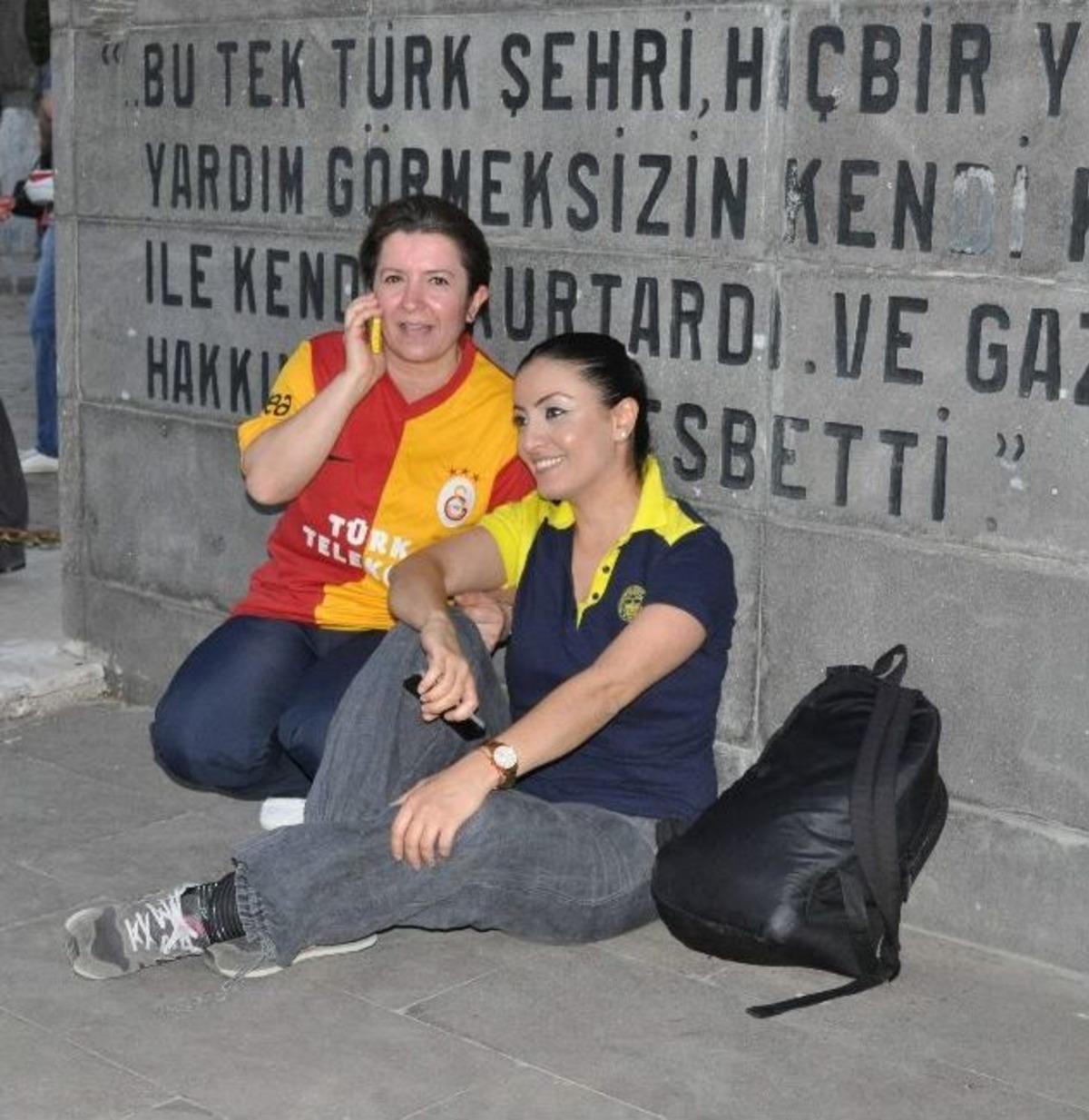 Gaziantepliler Gezi Parkı İ&ccedil;in Alanlara D&ouml;k&uuml;ld&uuml;