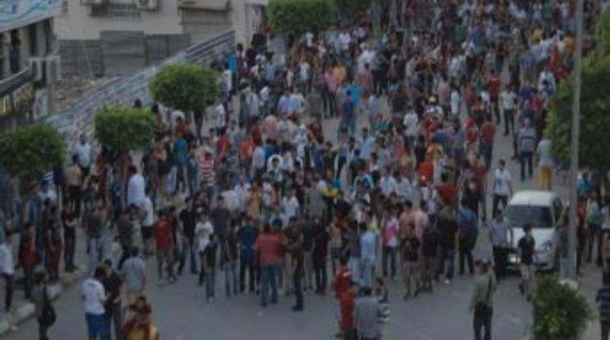 İskenderun&rsquo;da Taksim Gerginliği: 20 G&ouml;zaltı