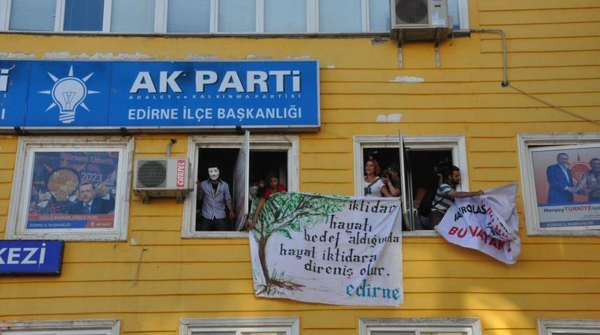 AK Parti Edirne İl Başkanlığı Işgal Edildi