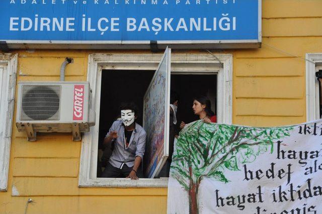 AK Parti Edirne İl Başkanlığı Işgal Edildi 1