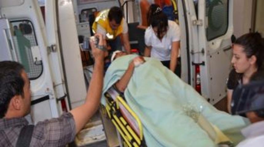 Sınır Hattında Akeri Ara&ccedil; Kazası: 2 Er Yaralı