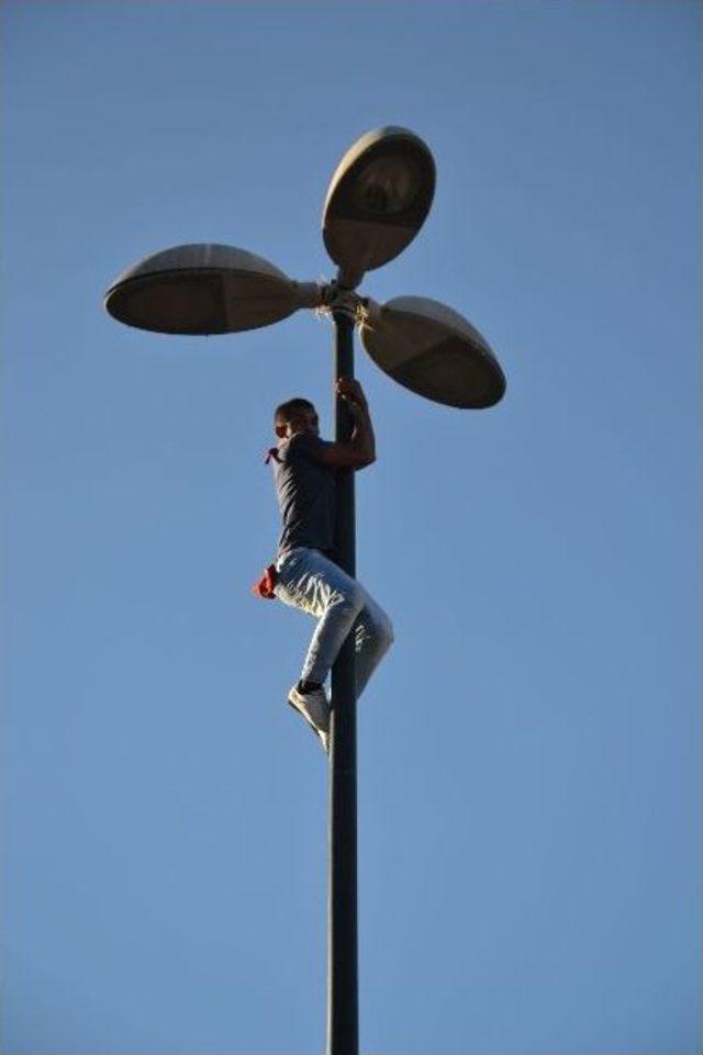 T&uuml;rk Bayrağını 30 Metreden Dalgalandırdı 1