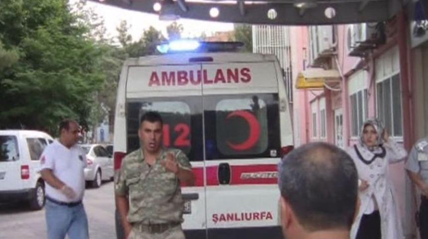 Askeri Ara&ccedil; Kaza Yaptı: 3 Yaralı