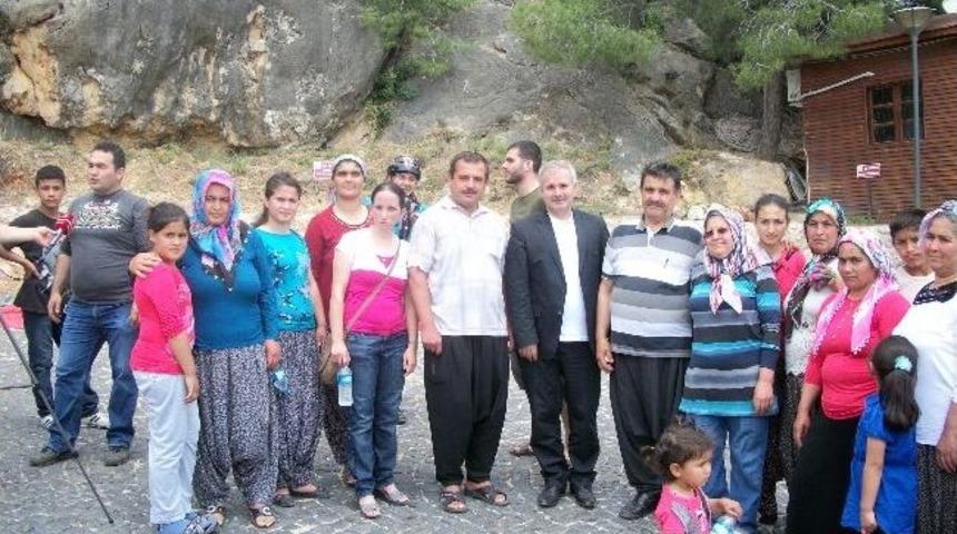 Kozan&rsquo;da Tarihi Kalede Yama&ccedil; Paraş&uuml;t&uuml;