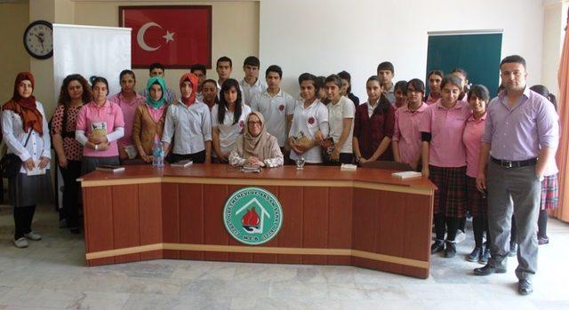 Okur Yazar Buluşmasındaki &Ouml;ğrenciler: &Ouml;n Yargılarımız Kırıldı 1
