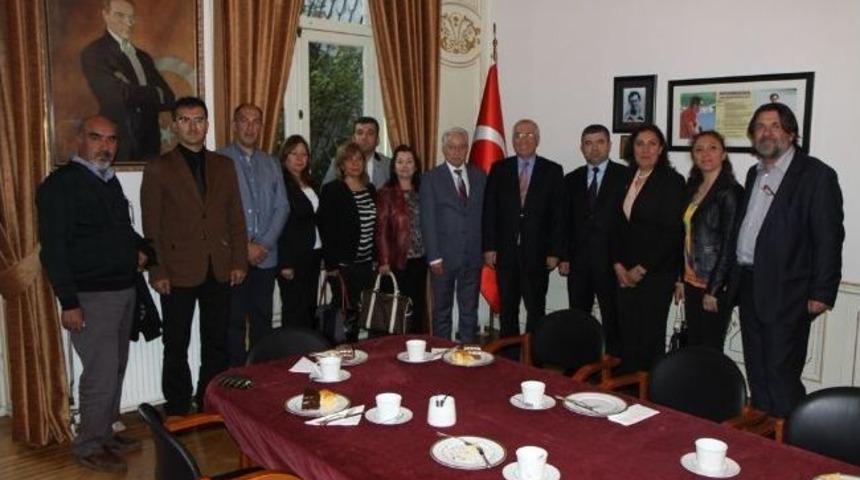 B&uuml;y&uuml;kel&ccedil;iden Aldırmaz&rsquo;a Sıcak Karşılama