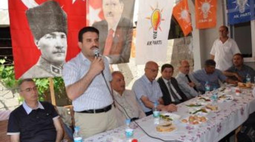 Ak Parti Muhtarlarla bir araya geldi