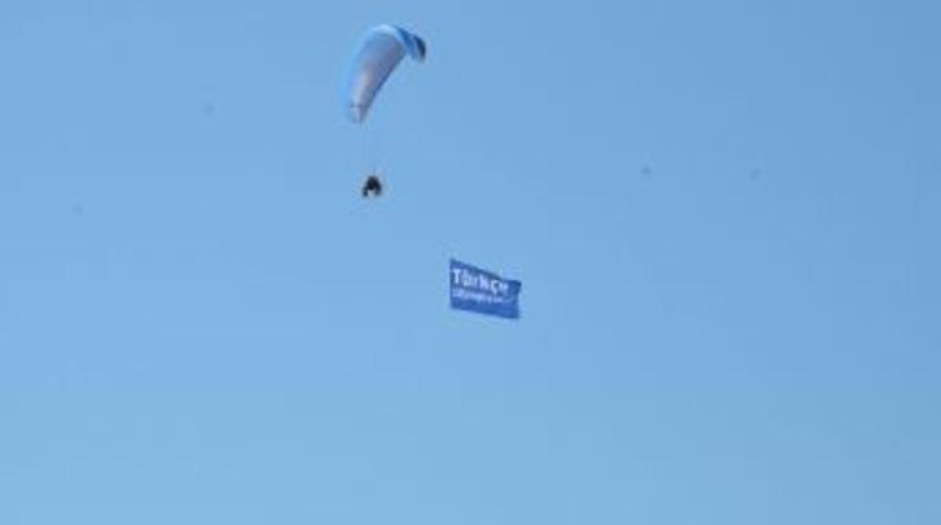 Zonguldak Semalarında 'T&uuml;rk&ccedil;e Olimpiyatı' Yazılı Dev Afiş Dalgalandı