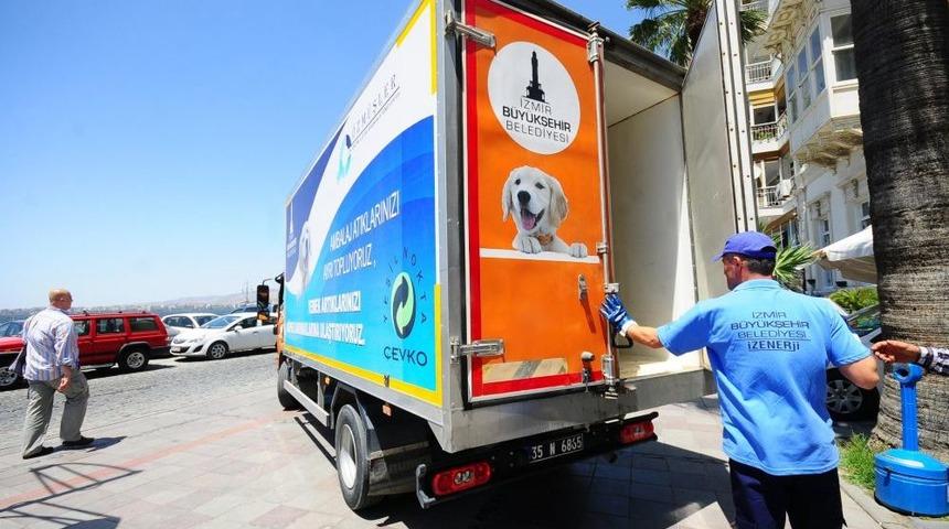 İzmir Kordon&rsquo;daki Restoran Artıkları Barınak Hayvanlarına Yemek Oluyor