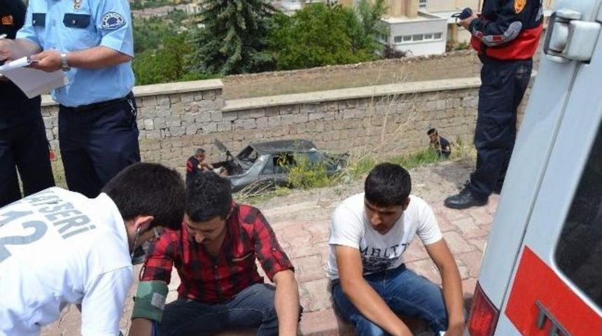 Kayseri&rsquo;de Trafik Kazası:3 Yaralı