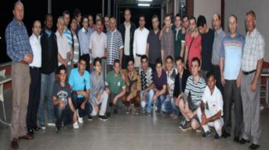 G&uuml;rc&uuml; &Uuml;niversitelerinde Okuyan 17 &Ouml;ğrenci Beşikd&uuml;z&uuml;'n&uuml; Ziyaret Etti