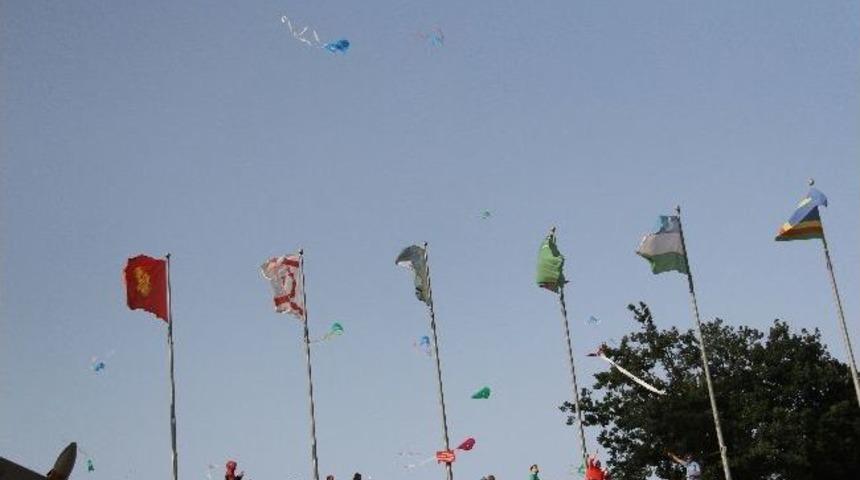 Bayraktepe'deki U&ccedil;urtma Şenliği Renkli G&ouml;r&uuml;nt&uuml;lere Sahne Oldu