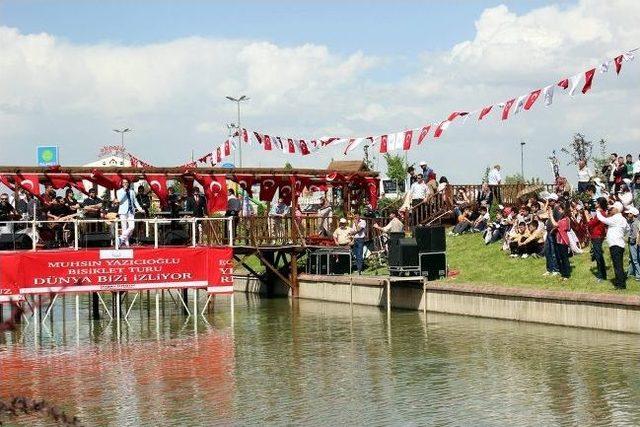 Mısmılırmak Parkı Düzenlenen Törenle Açıldı