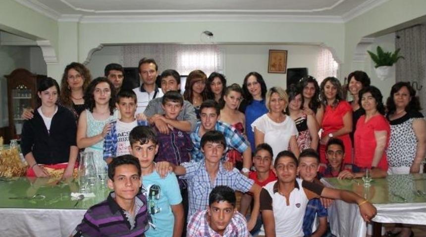 Gazi Ortaokulu&rsquo;nda Mezuniyet Coşkusu