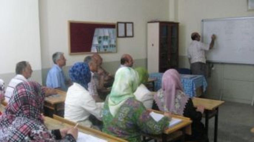 Burhaniye&rsquo;de Arap&ccedil;a Kursu İlgi G&ouml;rd&uuml;