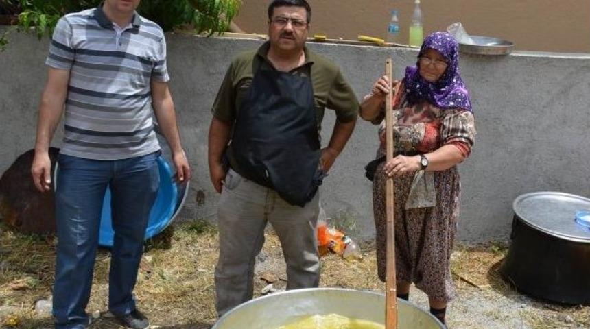 Edremit'te Bu Gelenek 13 Yıldır S&uuml;r&uuml;yor